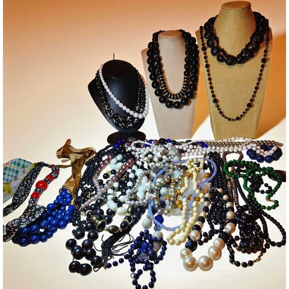 3.2 lbs Bulk Lot Vintage Modern Costume Jewelry Beaded Necklaces Craft Beads - Picture 1 of 4